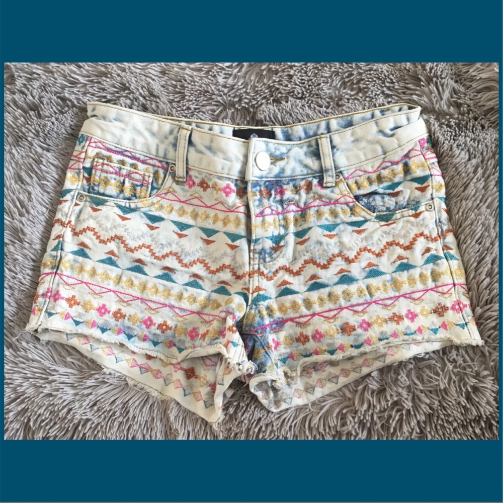 Angie embroidered jean shorts